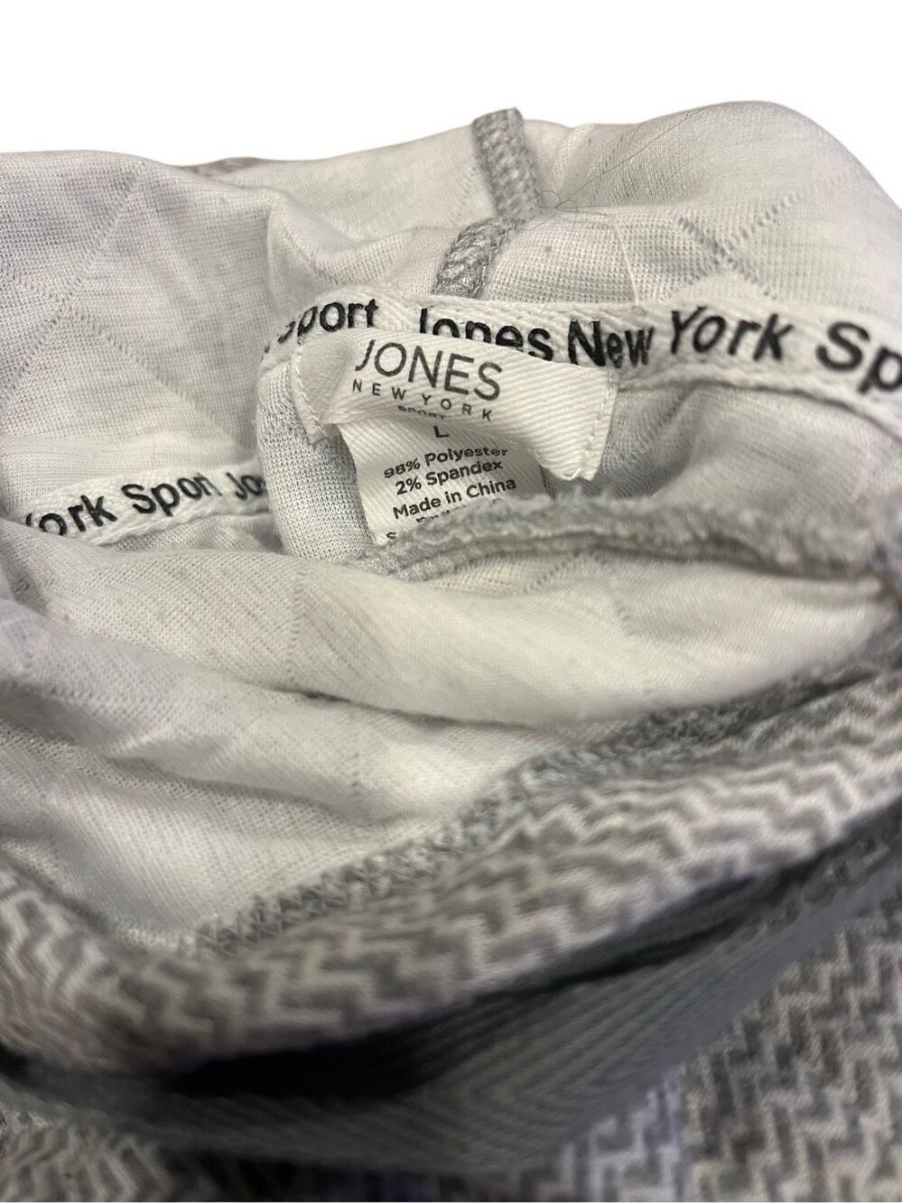 Jones New York sport quilted hoodie size large - Picture 3 of 3
